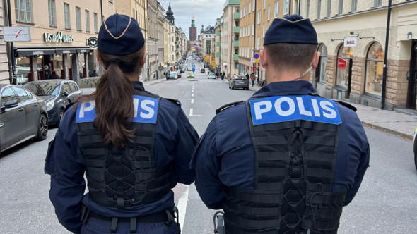poliser hantverkargatan stadhus foto blaljus 2025 792px.jpg